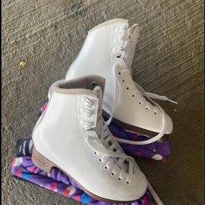 Kids ice skates